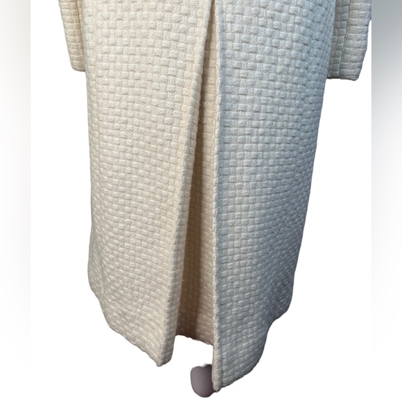 Moda International Off White coat faux fur collar, colorful floral lining - Picture 7 of 15